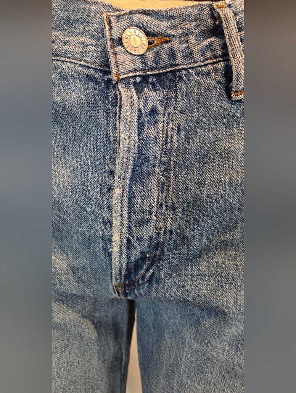 Agolde Classic High-Rise Straight Leg Women’s Jeans - Light Blue - Picture 3 of 15
